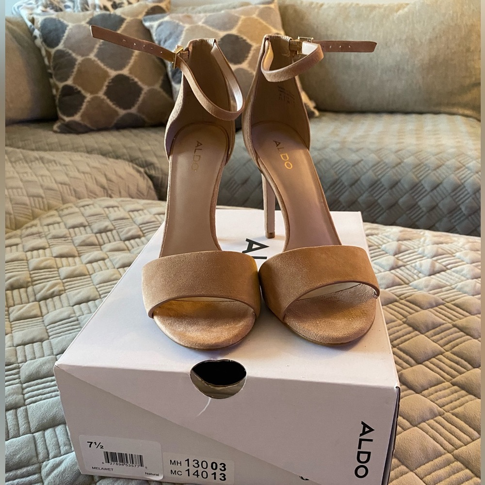 Aldo - Melawet Nude/Natural Suede Strappy Sandal - Size 7.5